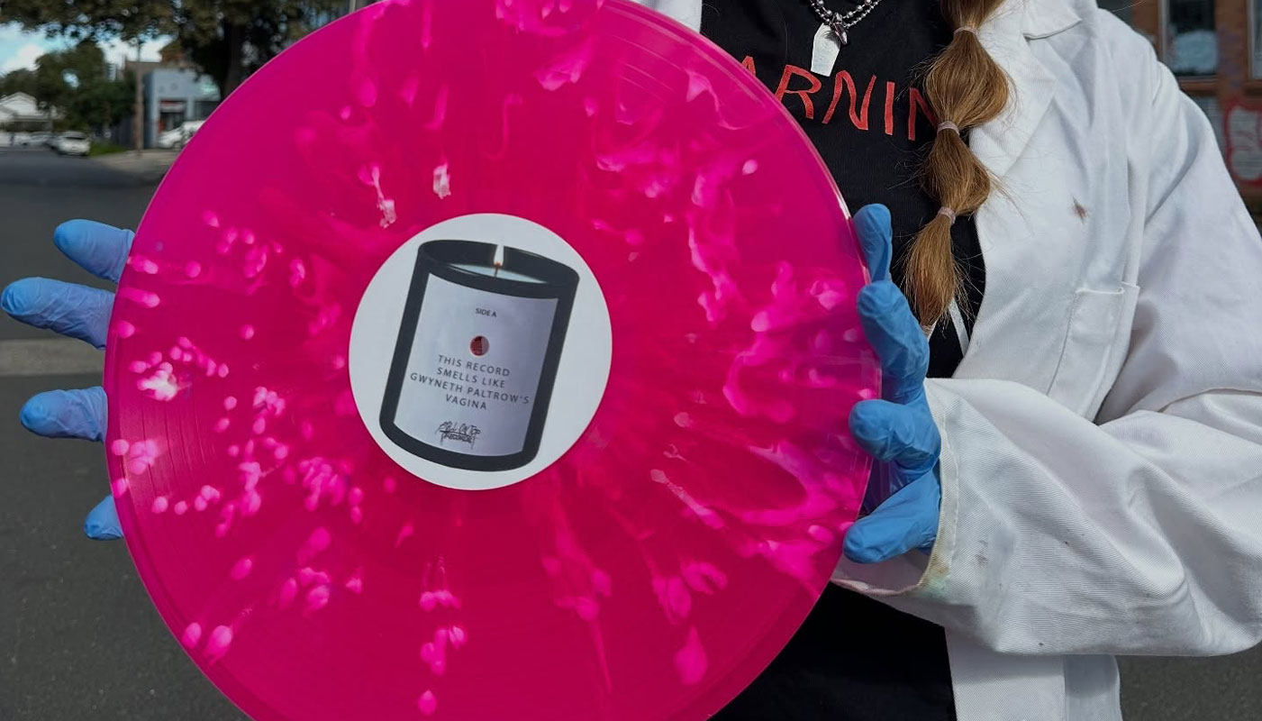 „This Record smells like Gwyneth Paltrow's Vagina" ©Bandfoto/äFacebook