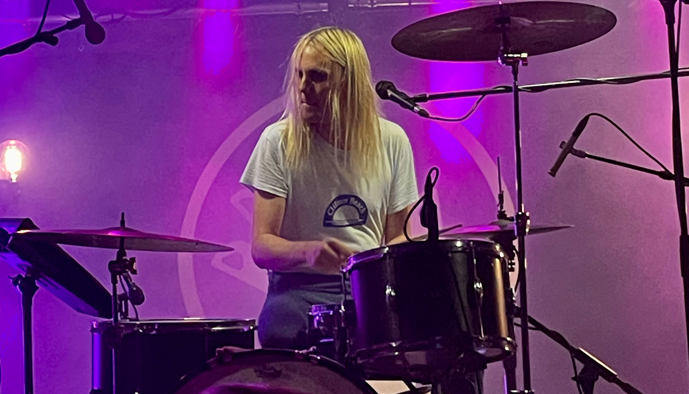 … und an den Drums