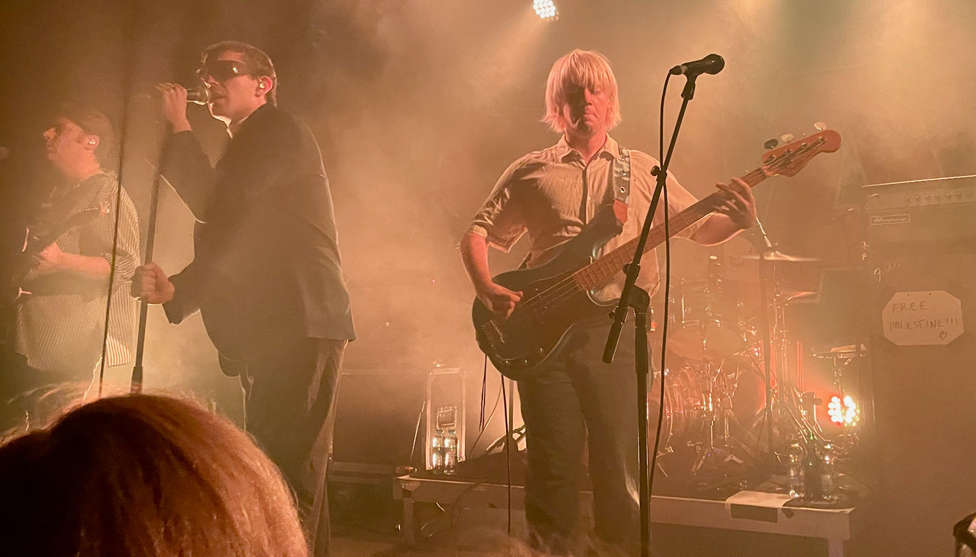 Sänger Charlie Steen und Bassist Josh Finerty