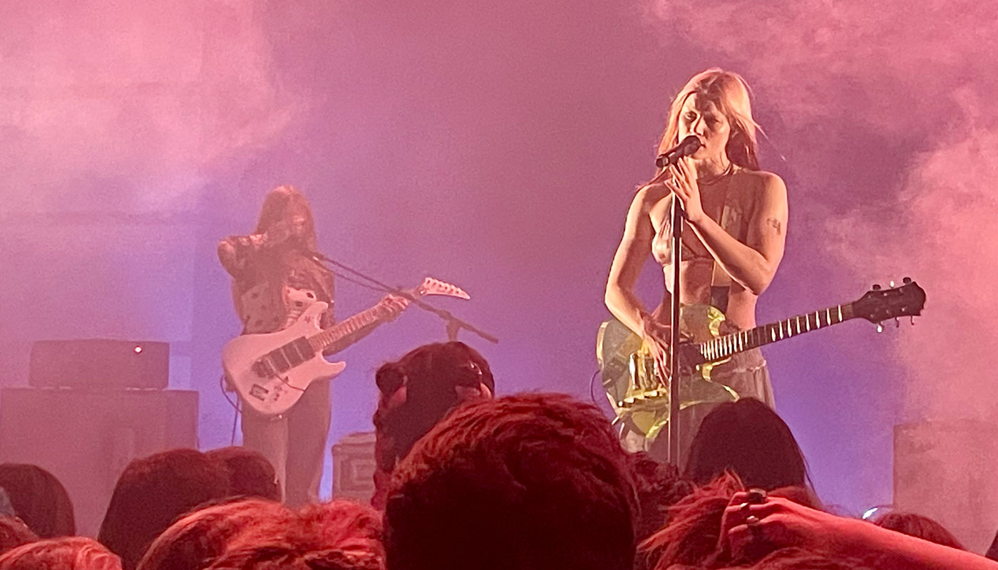 Hester Chambers bleibt im Hintergrund